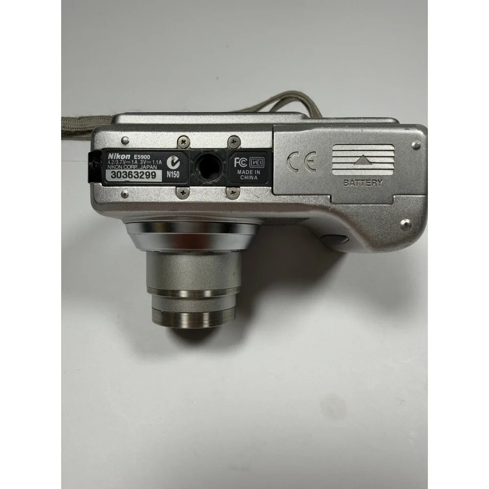 Nikon coolpix 5900
